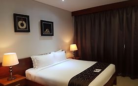 Paddy'S Hotel & Apartments